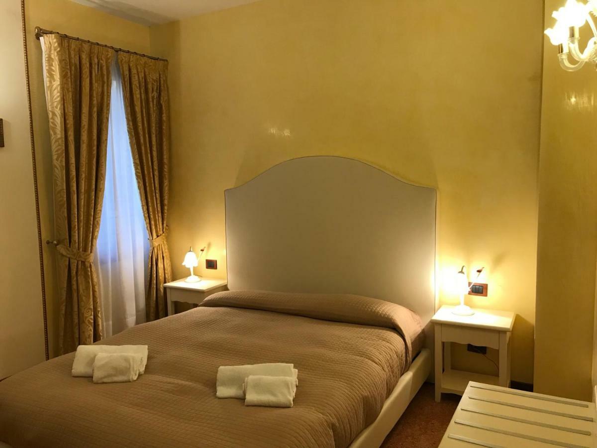 Ferienwohnung Classic Three Minutes From St Marc'S Square Venedig Exterior foto