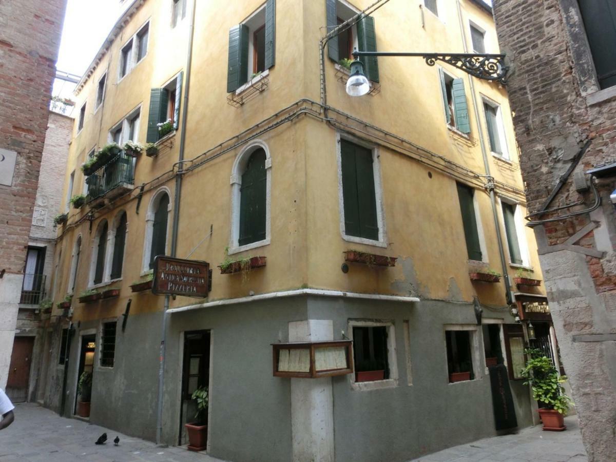 Ferienwohnung Classic Three Minutes From St Marc'S Square Venedig Exterior foto